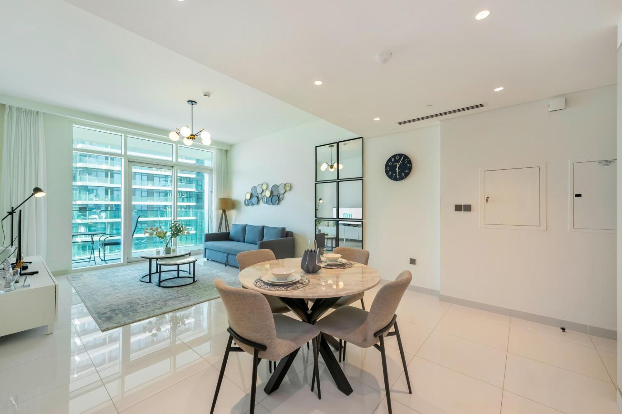 Fam Living - Beachfront Getaway In Emaar Beachfront - Private Access And Luxury Amenities Dubai