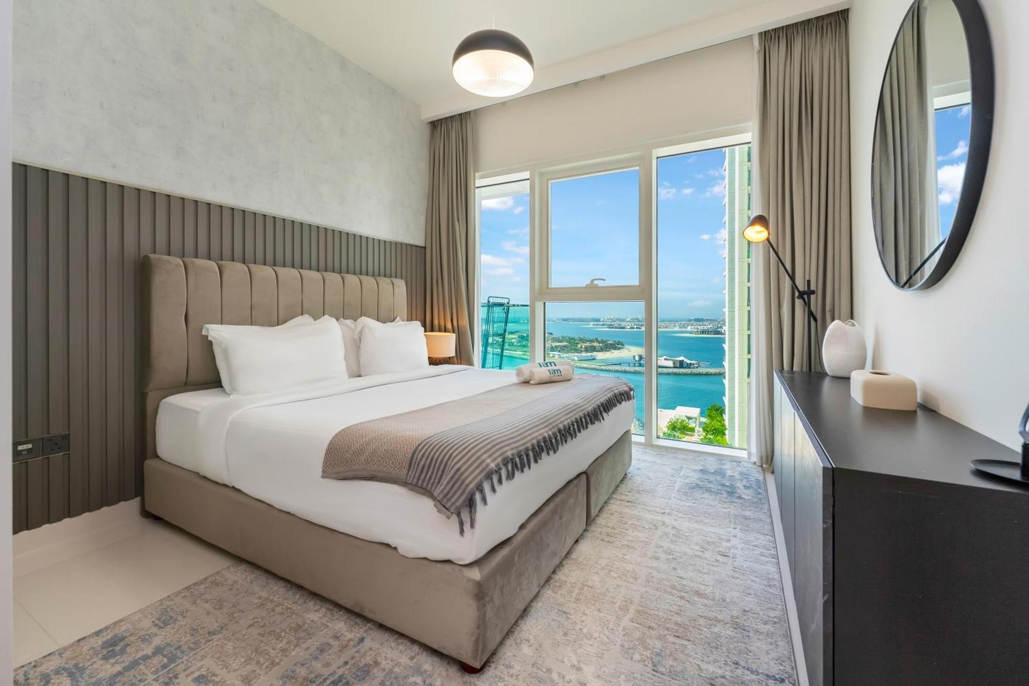 Apartment Fam Living - Beachfront Getaway In Emaar Beachfront - Private Access And Luxury Amenities