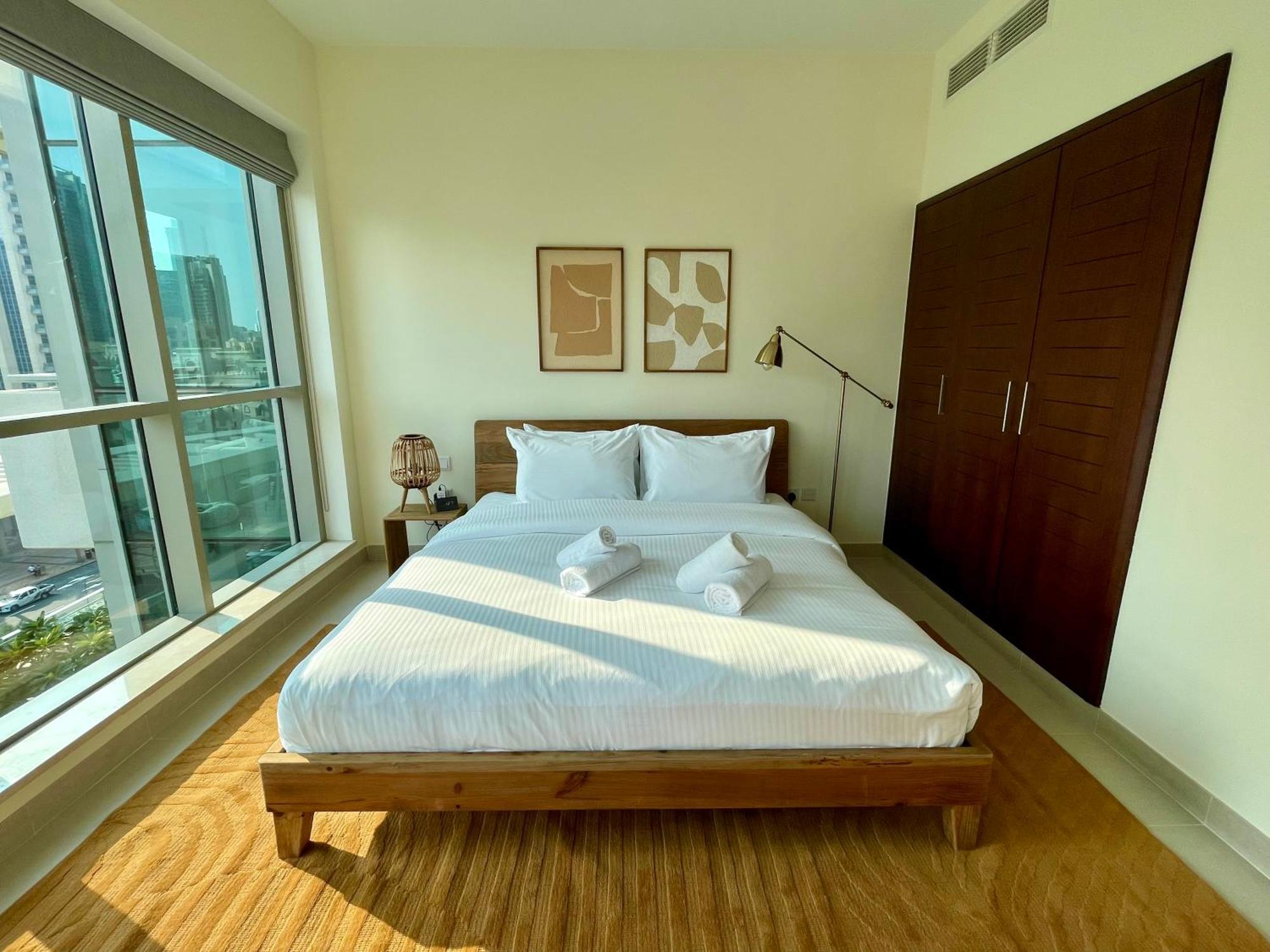 Cosy & Spacious 2 Bedroom L Magical Boulevard View L By Burj & Mall I Pool I Gym I Family Friendly *