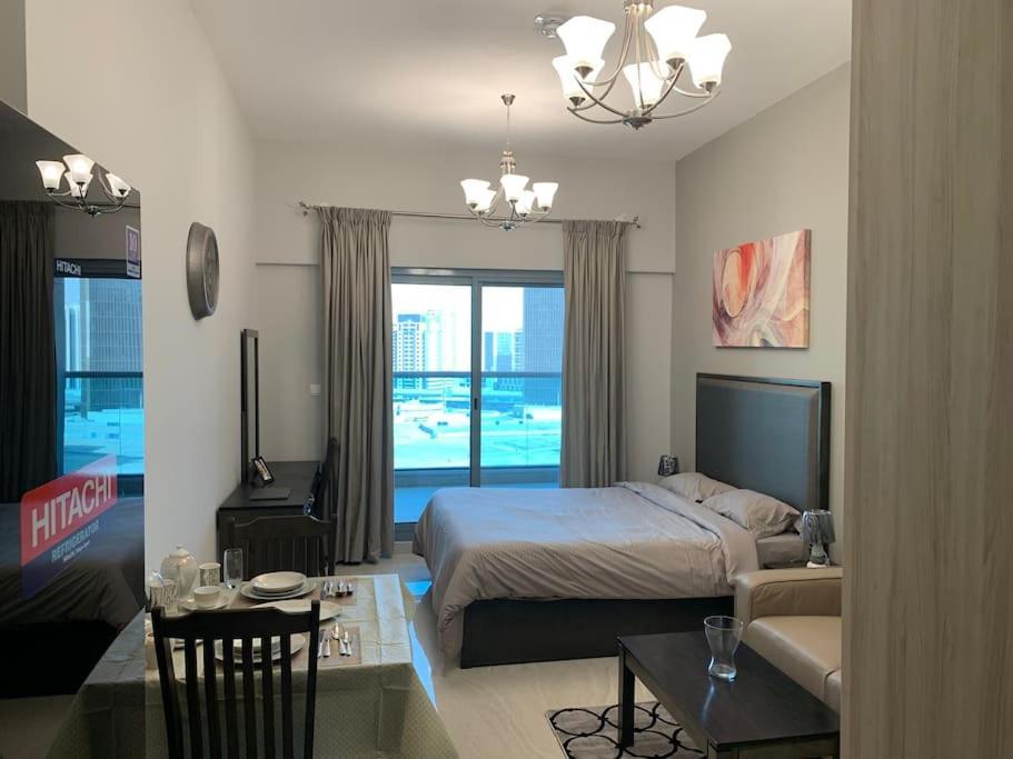 Cozy Business Bay Burj Khalifa Canal View Dubai