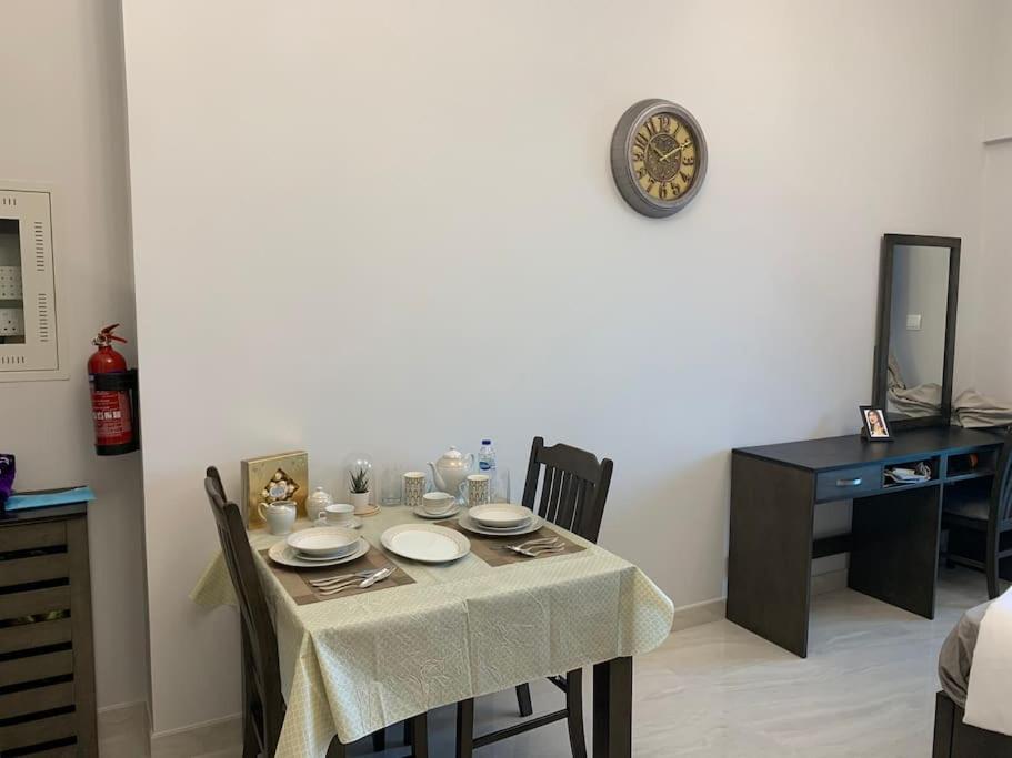 Cozy Business Bay Burj Khalifa Canal View Apartment
