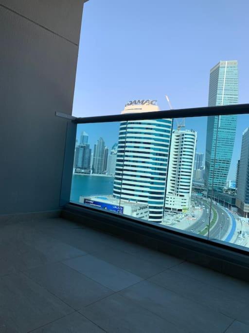 Cozy Business Bay Burj Khalifa Canal View