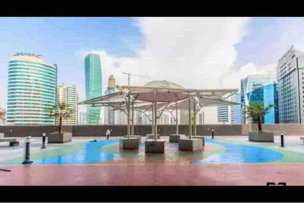 Cozy Business Bay Burj Khalifa Canal View Apartment *