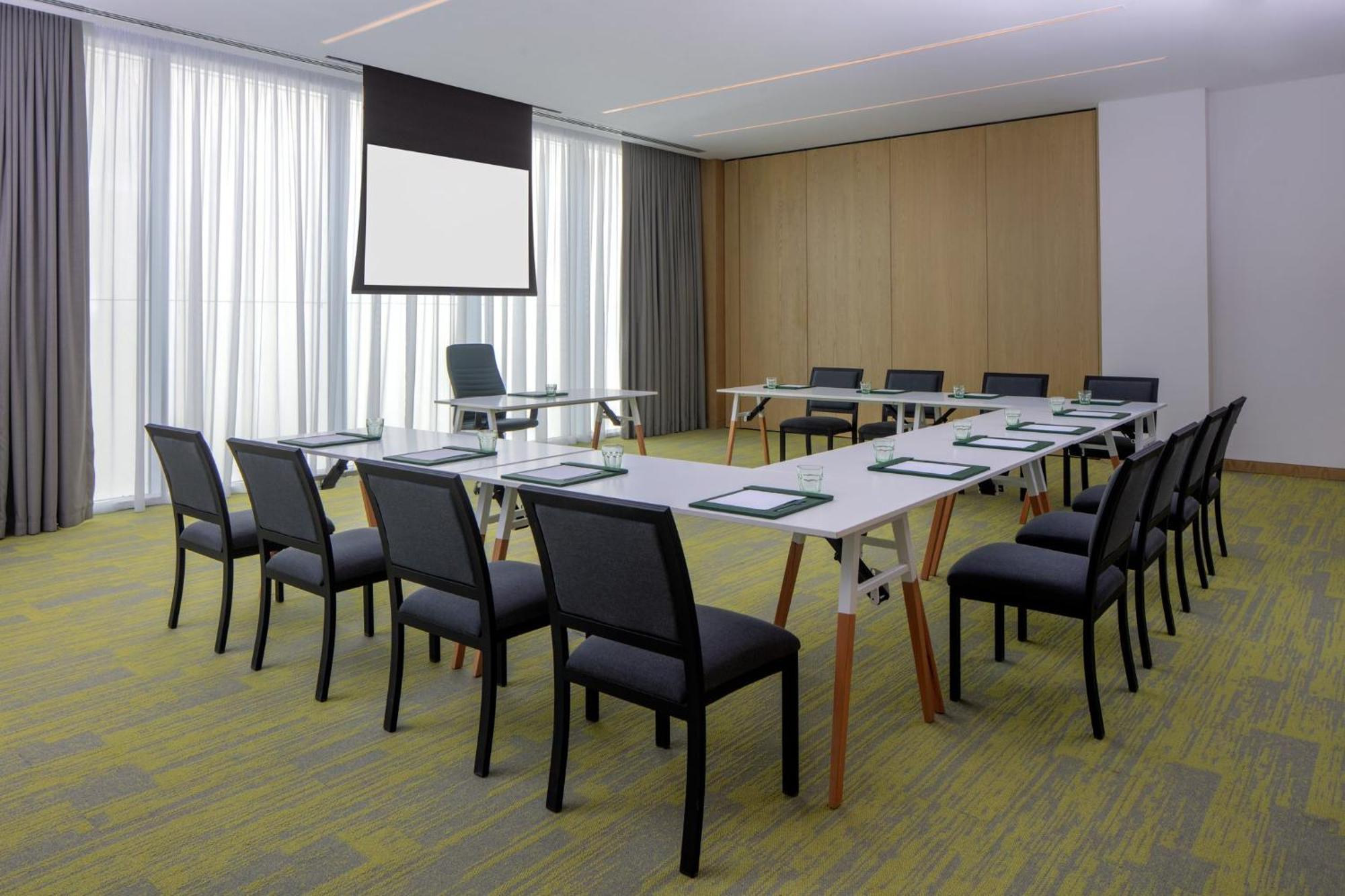 Business Bay By Ihg 4*