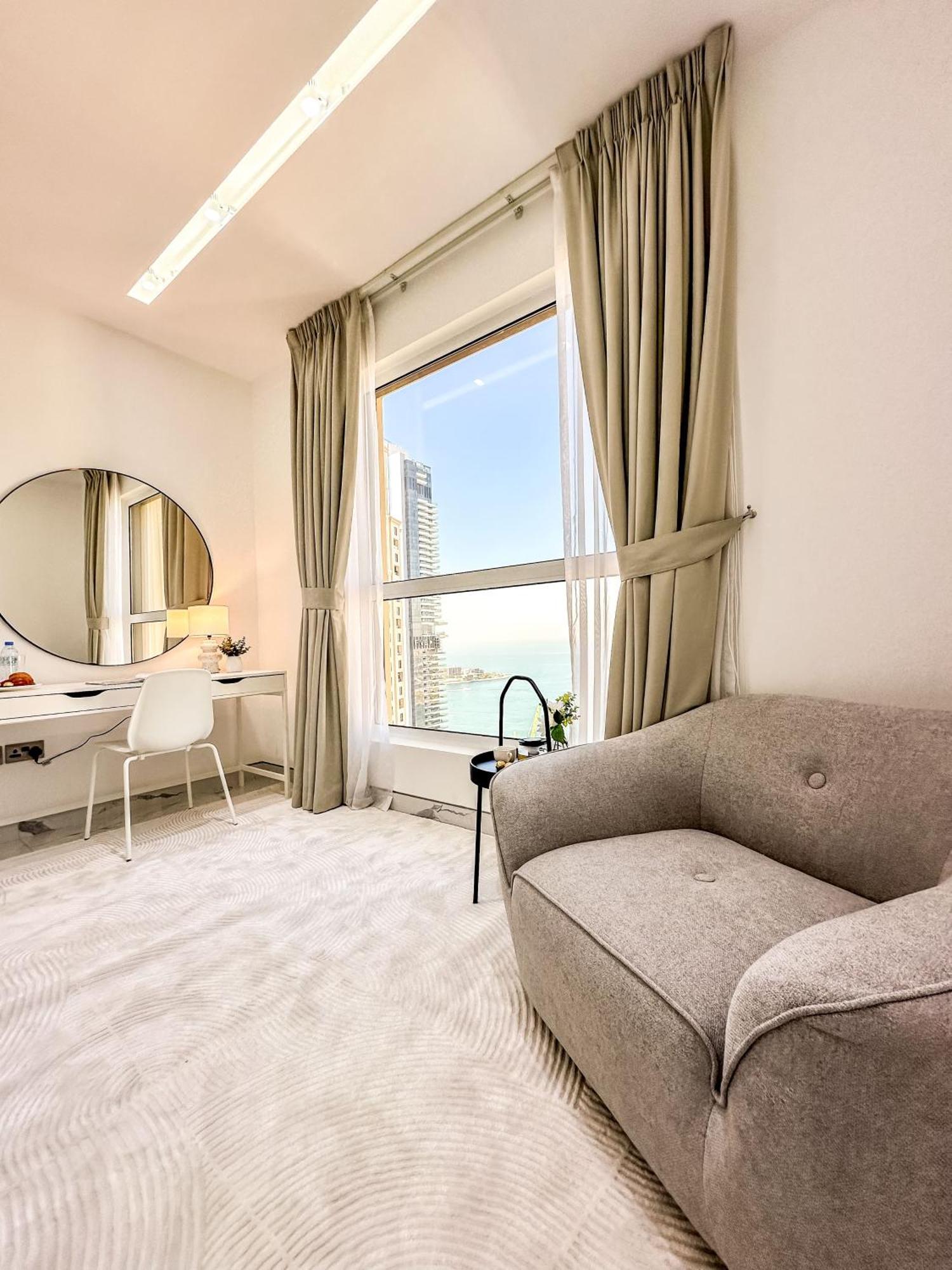 Gma Murjan 2br Sea View High Floor