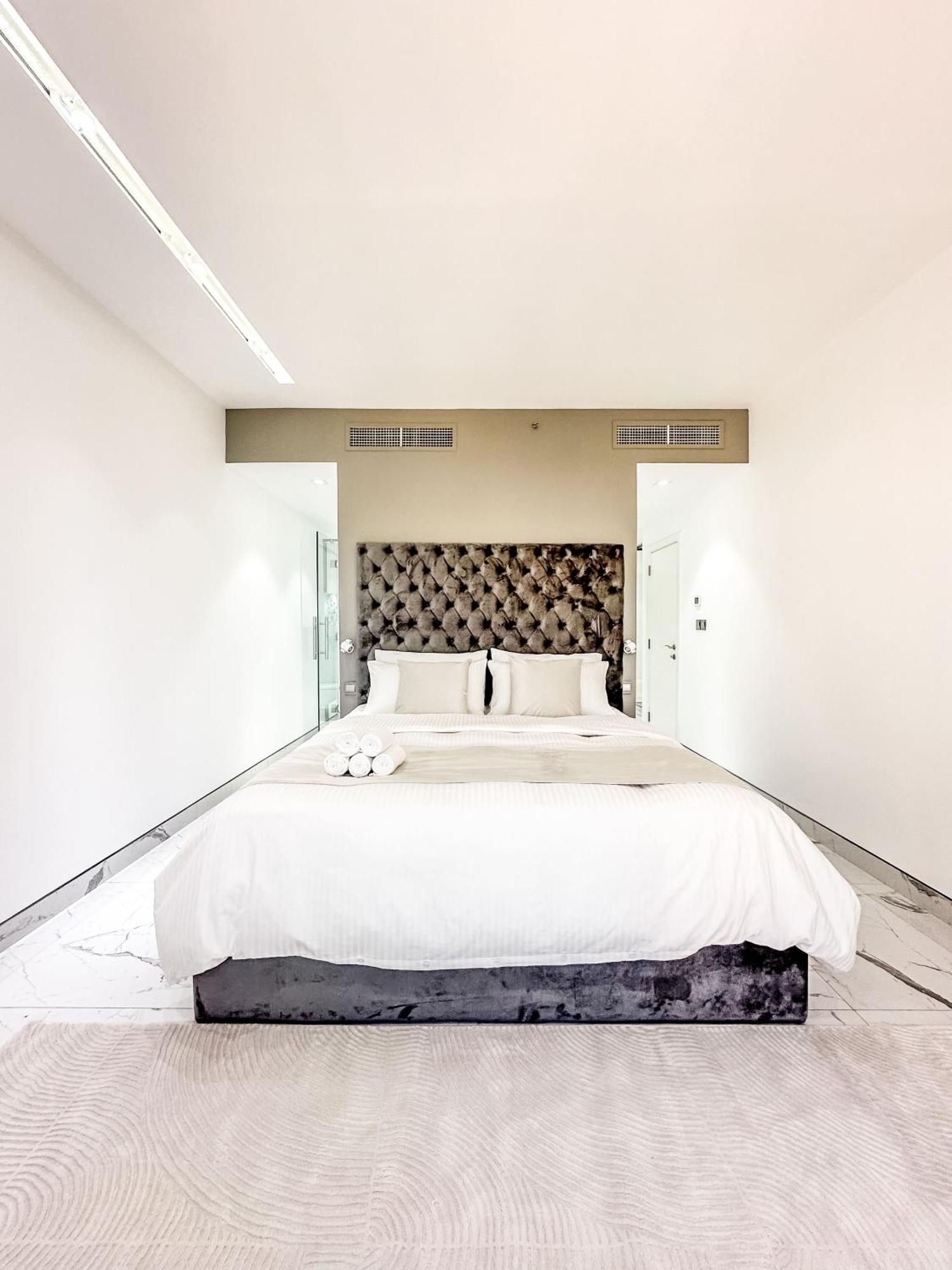 Gma Murjan 2br Sea View High Floor * Dubai