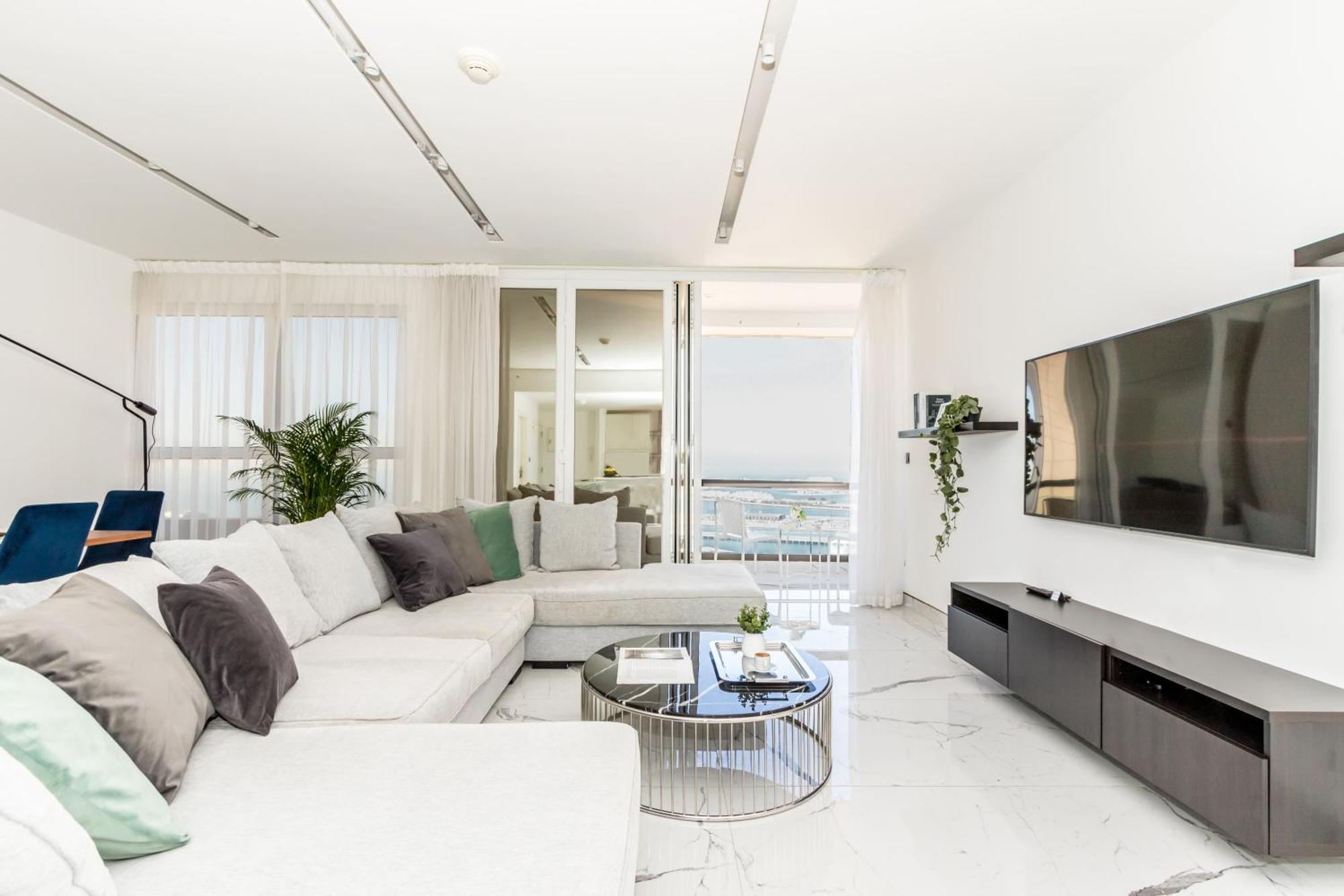 Gma Murjan 2br Sea View High Floor Dubai