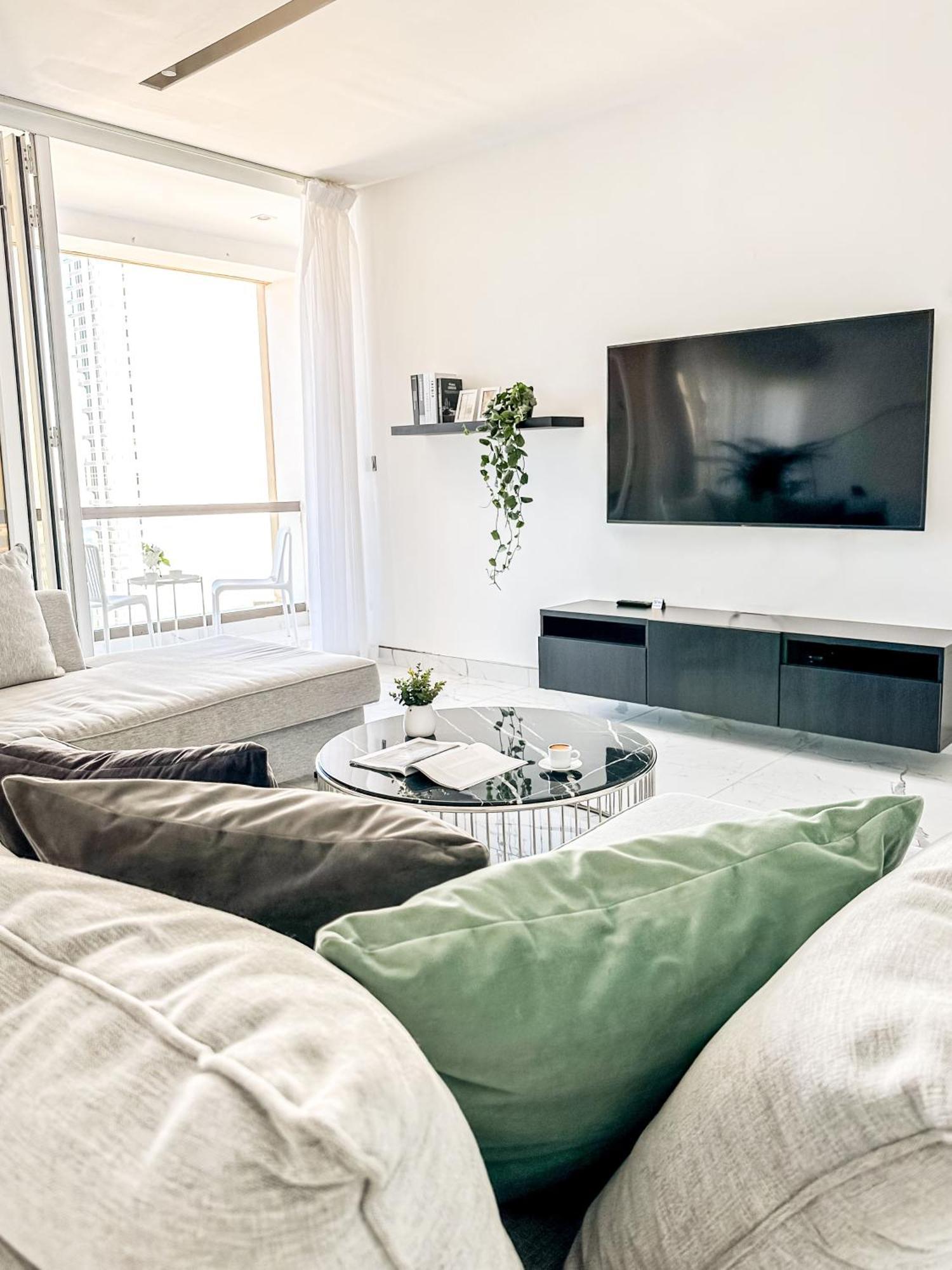 Gma Murjan 2br Sea View High Floor Apartment *