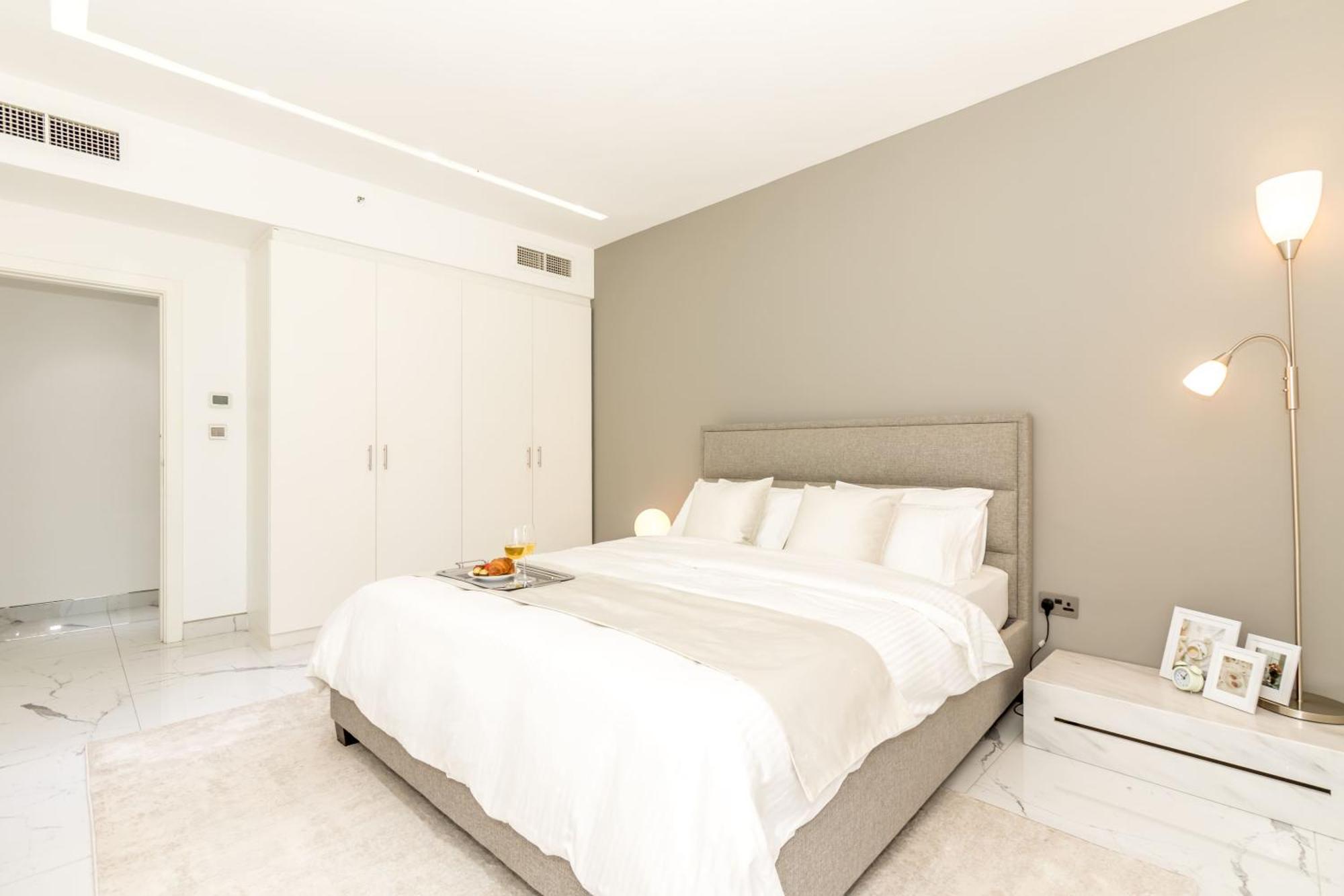 Gma Murjan 2br Sea View High Floor Apartment