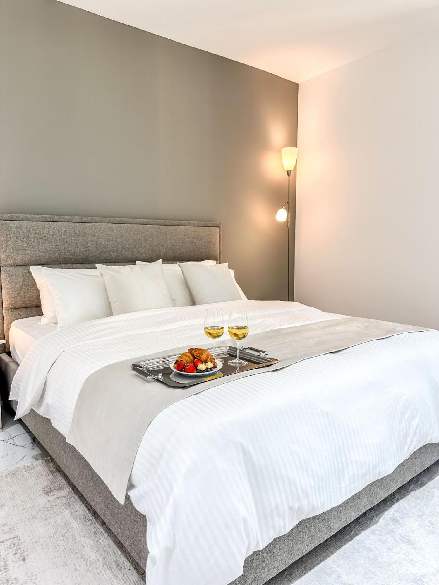 Gma Murjan 2br Sea View High Floor Apartment Dubai