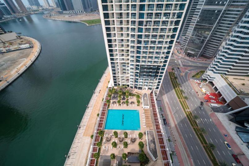 Charming At Damac Prive With Canal View - Ahlan Hh Apartment *