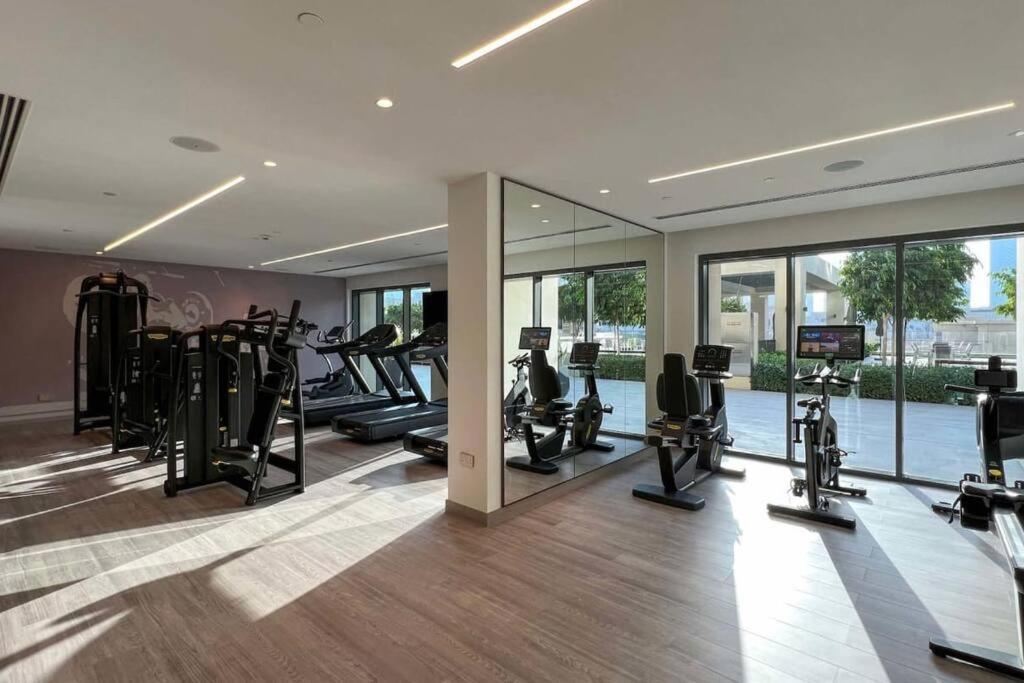Exclusive 2 & 4 Bedroom Apt With Burj Khalifa - Fountain And City Views By Meerak Apartment Dubai