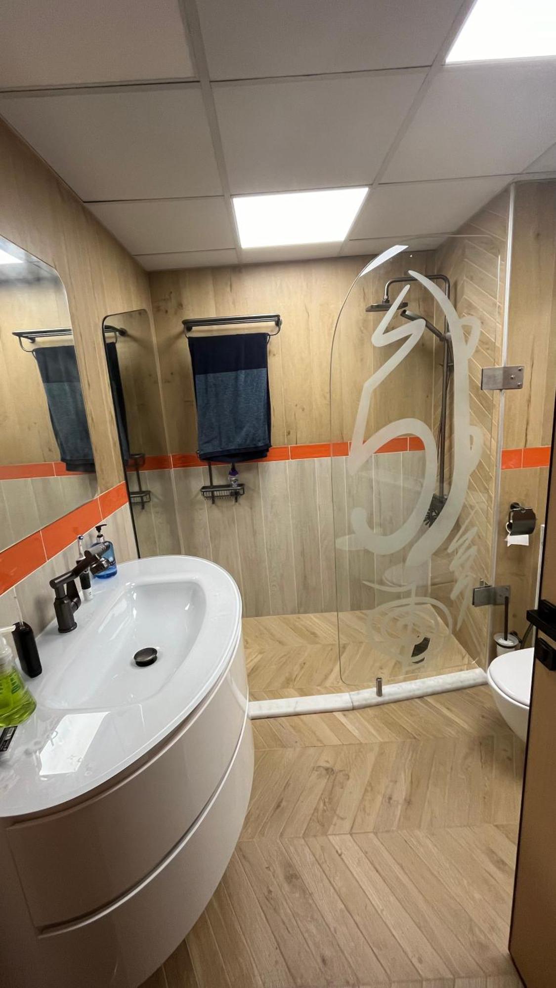 Amwaj Jbr Walk Beachfront Apartment *