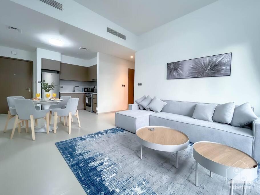 Luxurious 1b With Breathtaking Views Downtown Dubai