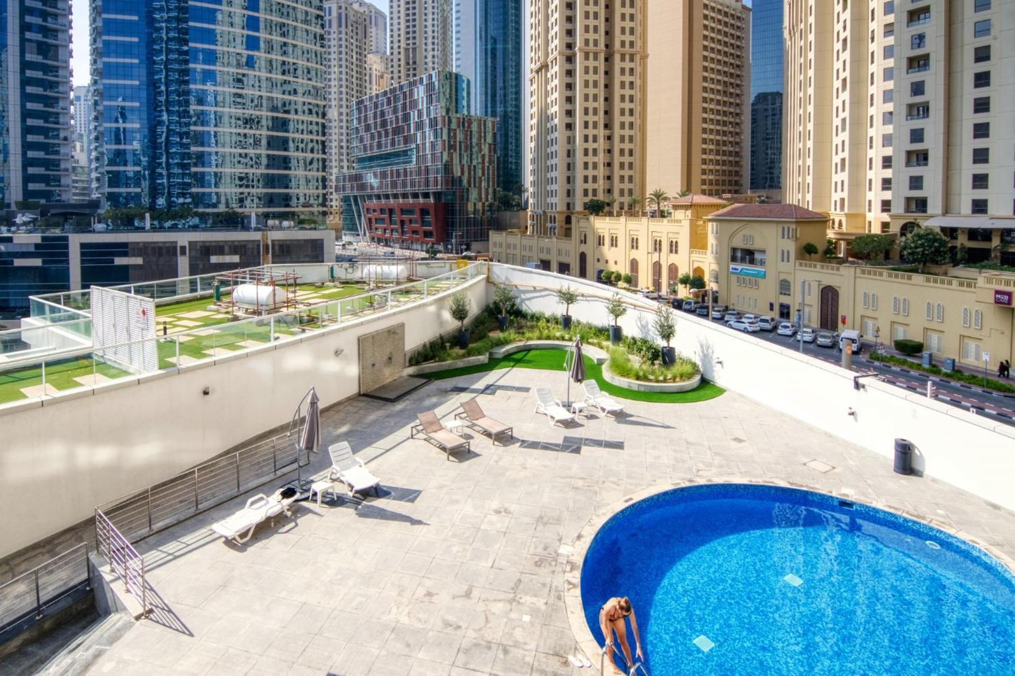 Luxury Private Jacuzzi Marina