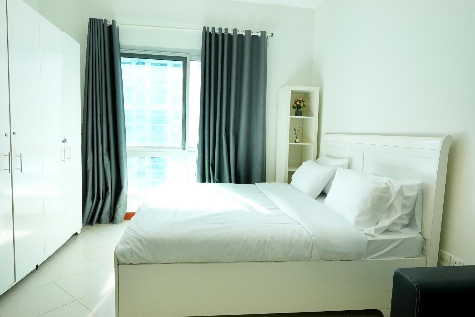 Brown Stone Homes Marina Apartment Dubai