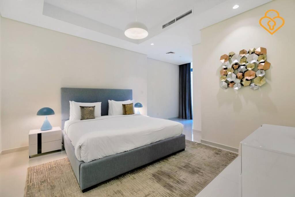 Keysplease 2 B/r With Burj Views Paramount Midtown, Minutes To Mall Dubai