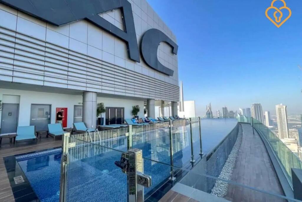 Keysplease 2 B/r With Burj Views Paramount Midtown, Minutes To Mall Dubai