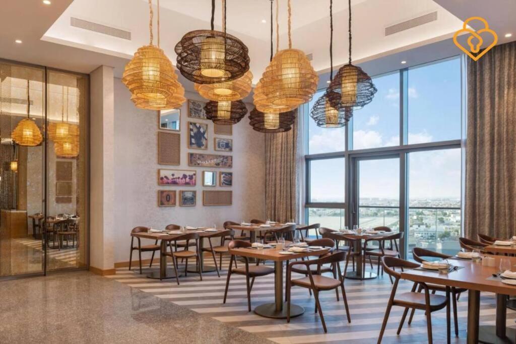 Keysplease 2 B/r With Burj Views Paramount Midtown, Minutes To Mall Apartment *