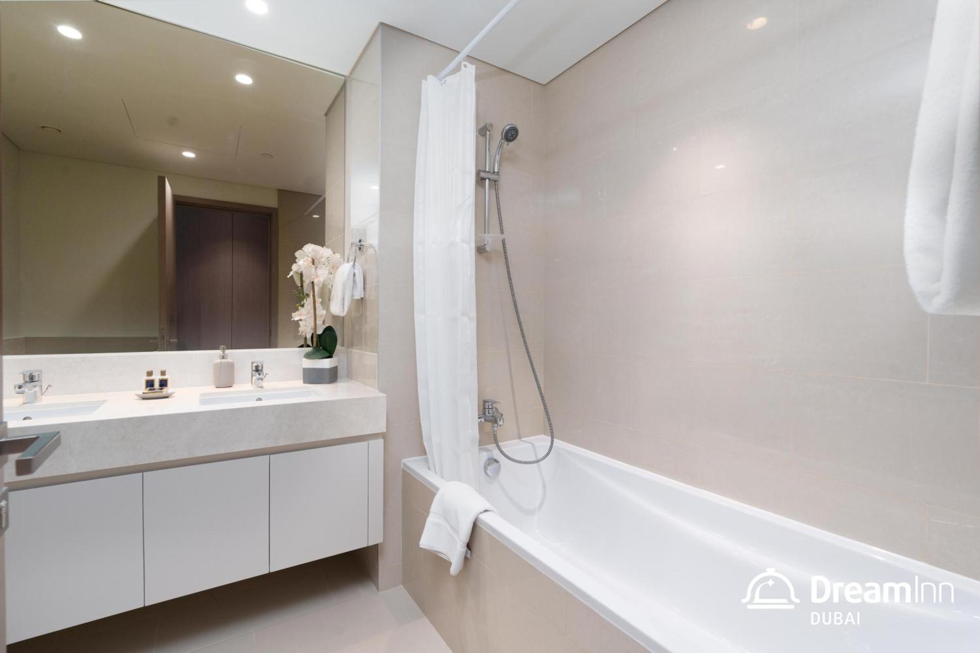 Dream - Act One Act Two Apartment, Downtown Apartment Dubai