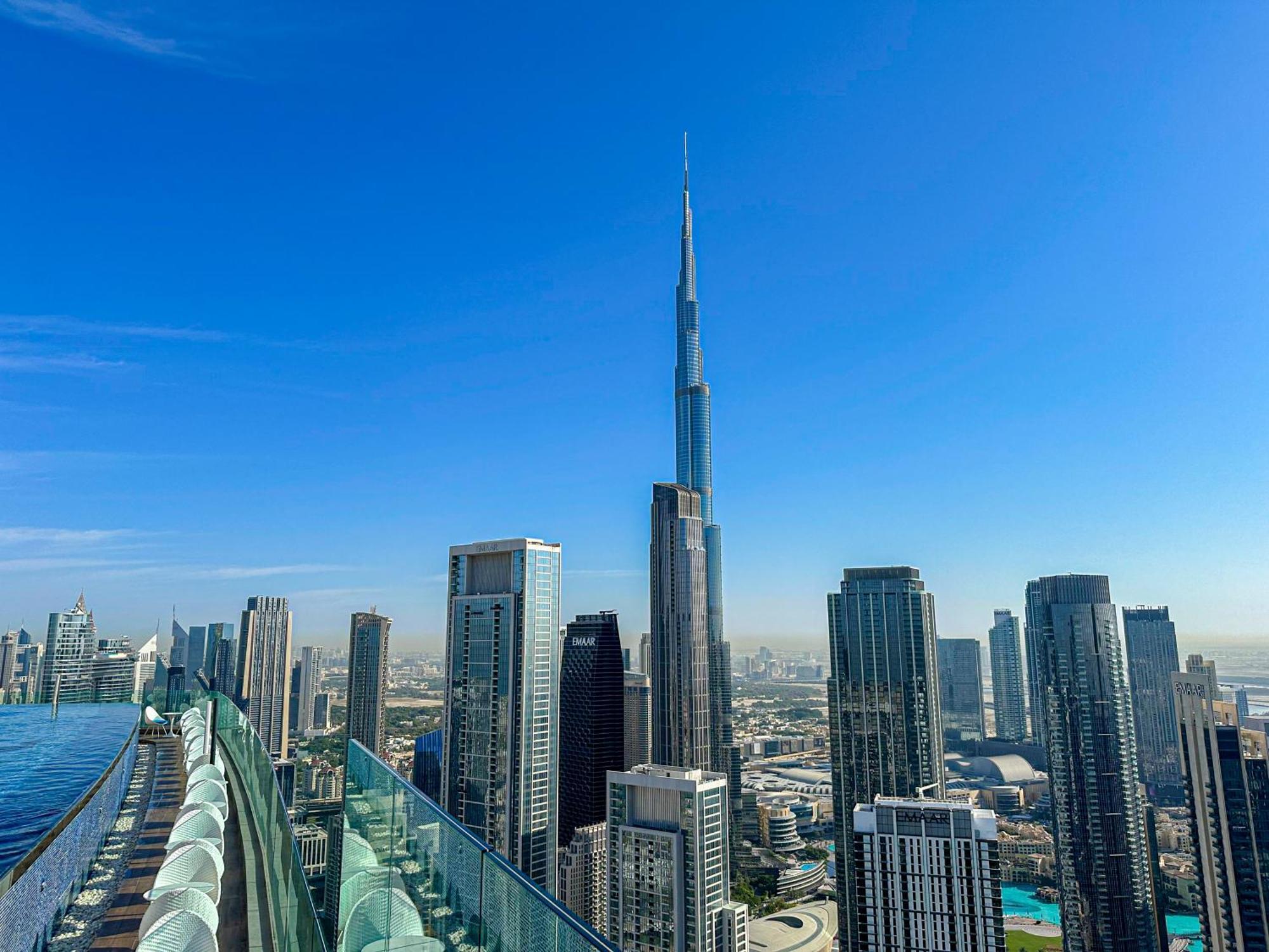 Apartment Full Burj Khalifa View Lux 2bedroom With Rooftop Pool Location In Paramount Midtown Dubai