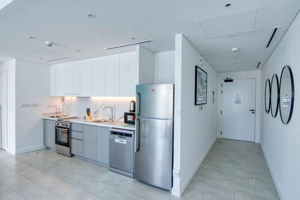 Delightful 1br In Jbr With Access Apartment *