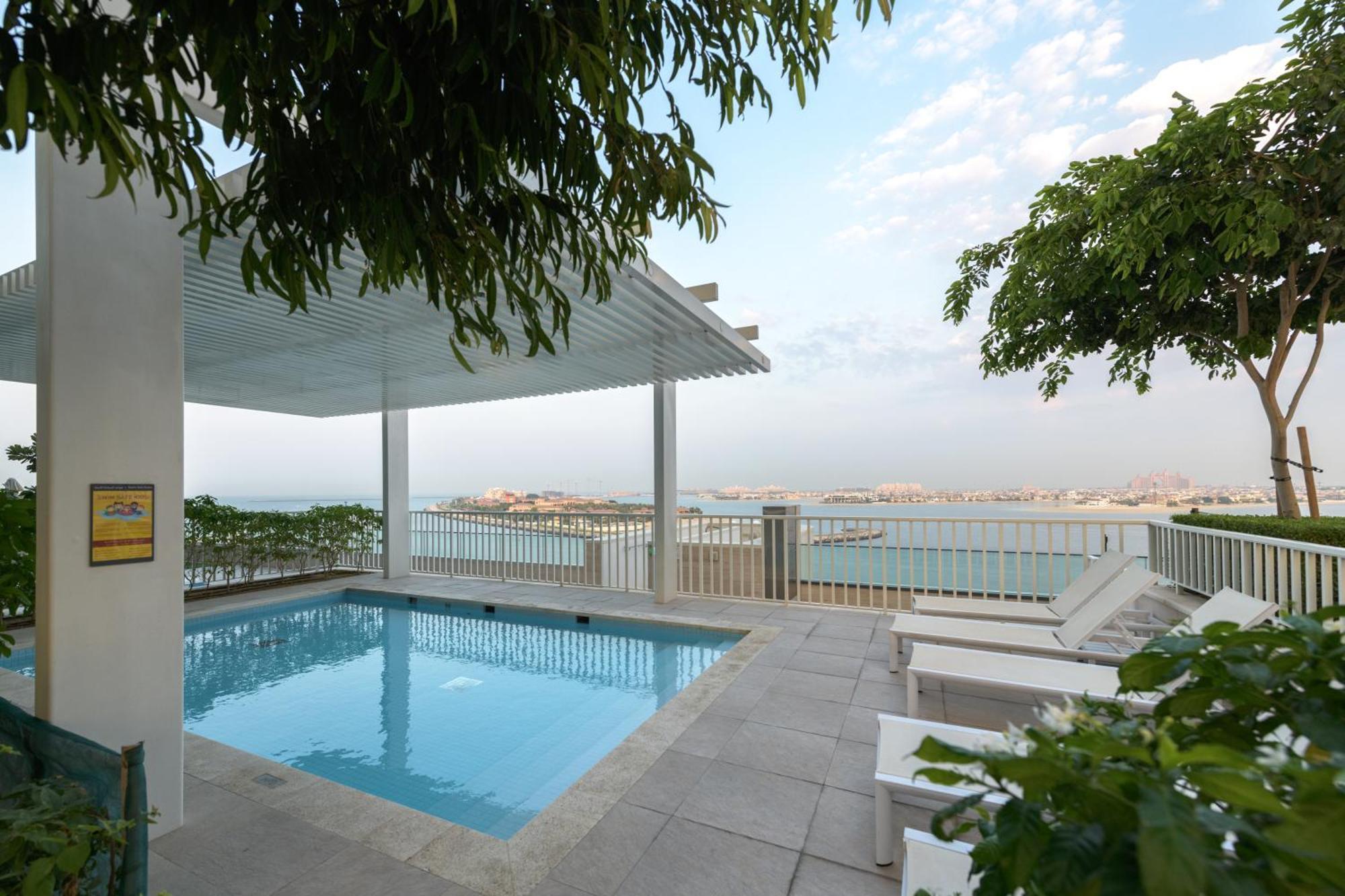 Opulent & Chic - 1 Bedroom - Beachfront