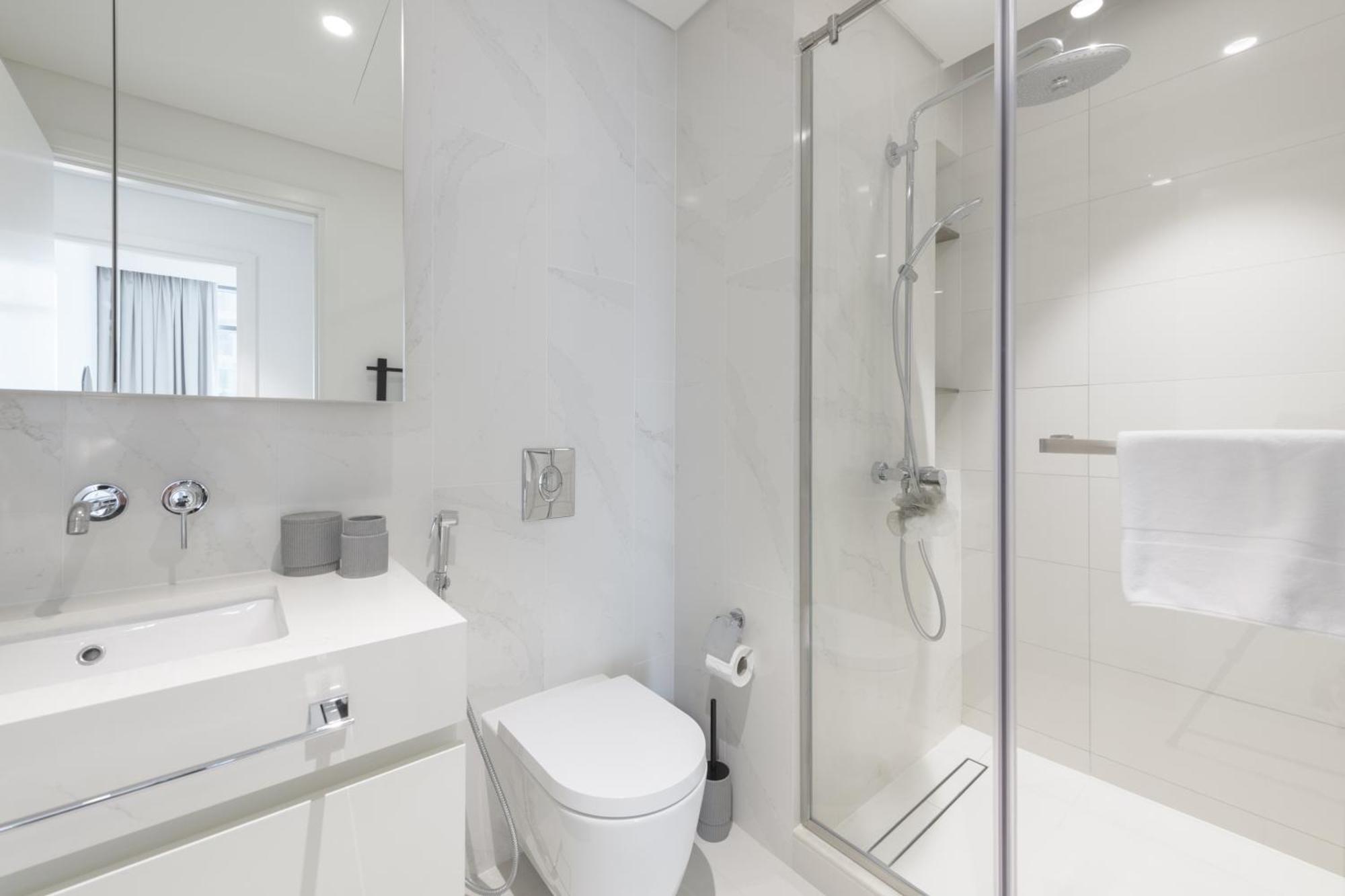 Opulent & Chic - 1 Bedroom - Beachfront Dubai