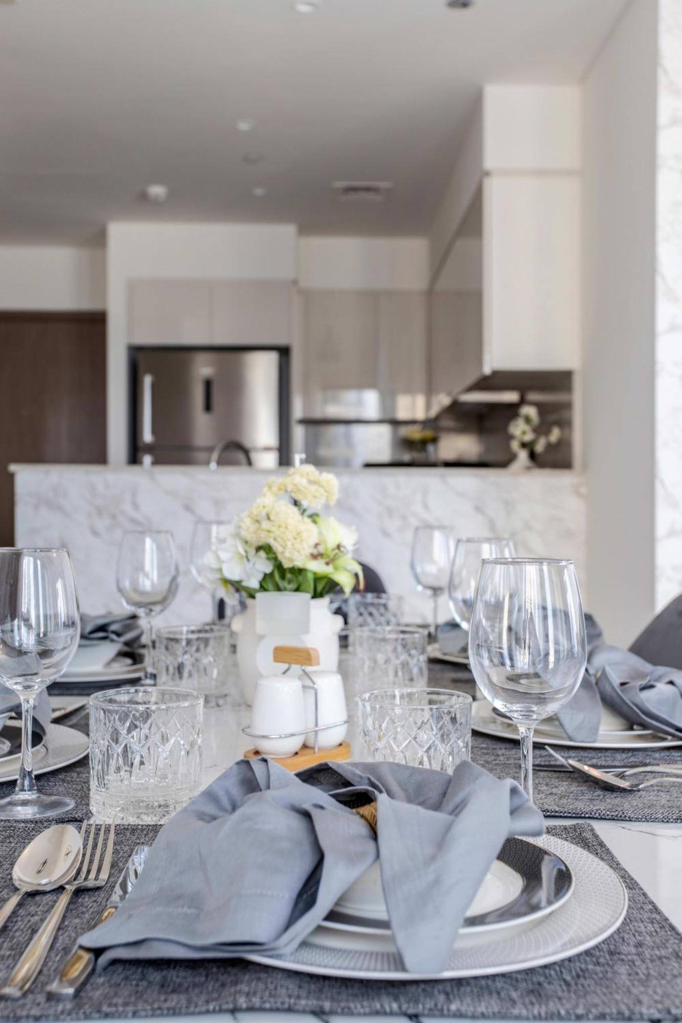 Frank Porter - Burj Royale Apartment Dubai