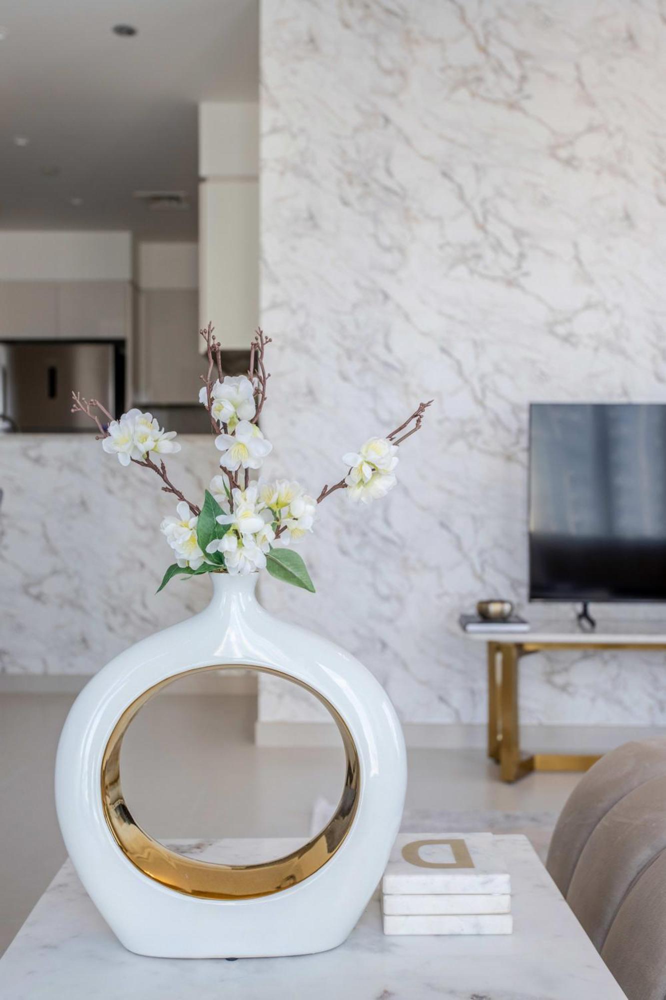 Frank Porter - Burj Royale Apartment