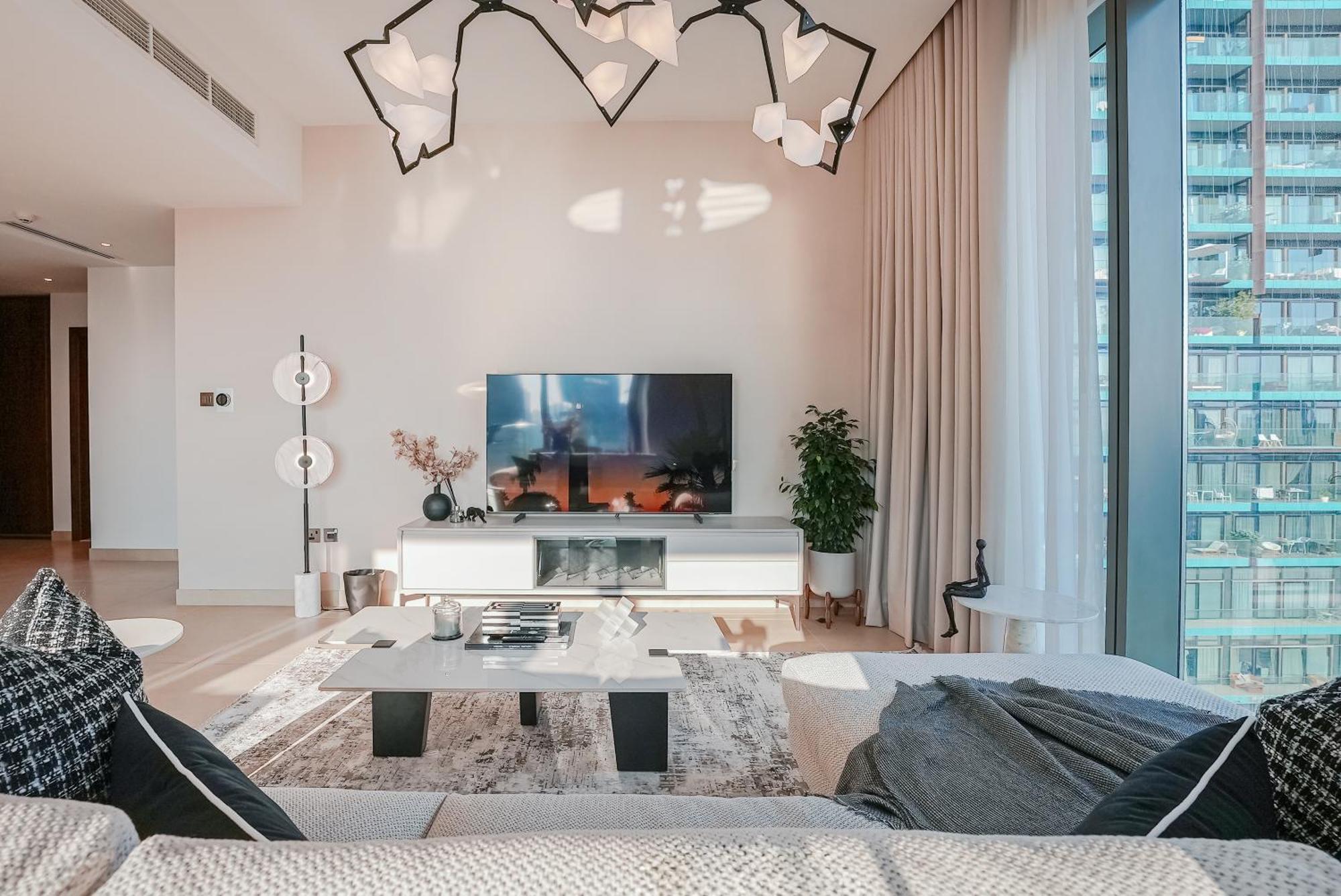Apartment Luxe Living: Spacious Waterfront 2br In Marina Gate