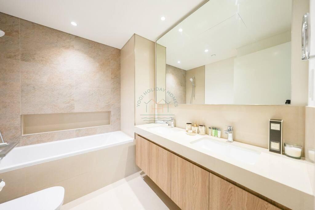 Modern 2br With Stunning Fountain * Dubai