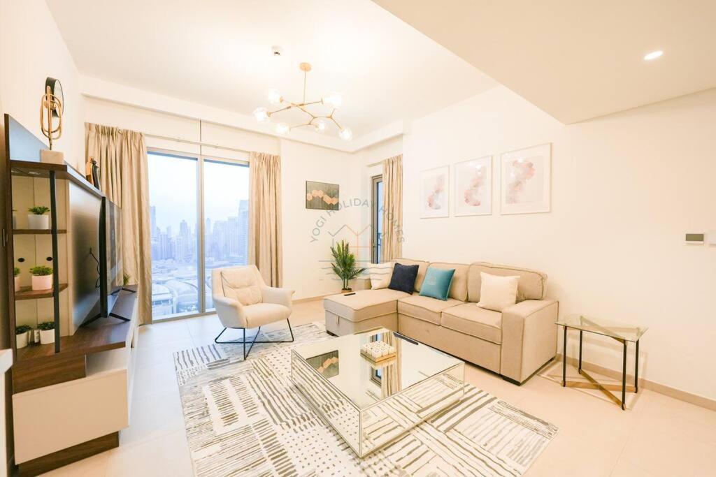 Modern 2br With Stunning Fountain