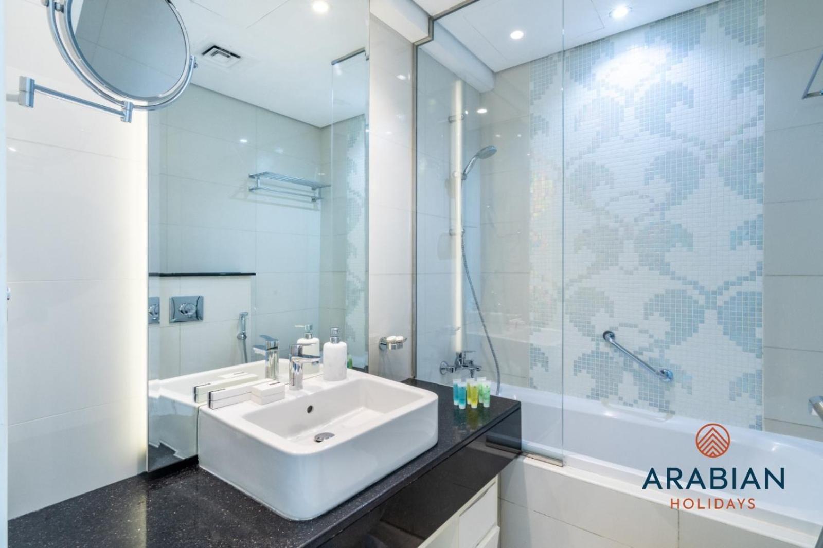 Apartment Flawless 2br In Business Bay - Partial Burj And Full Canal View