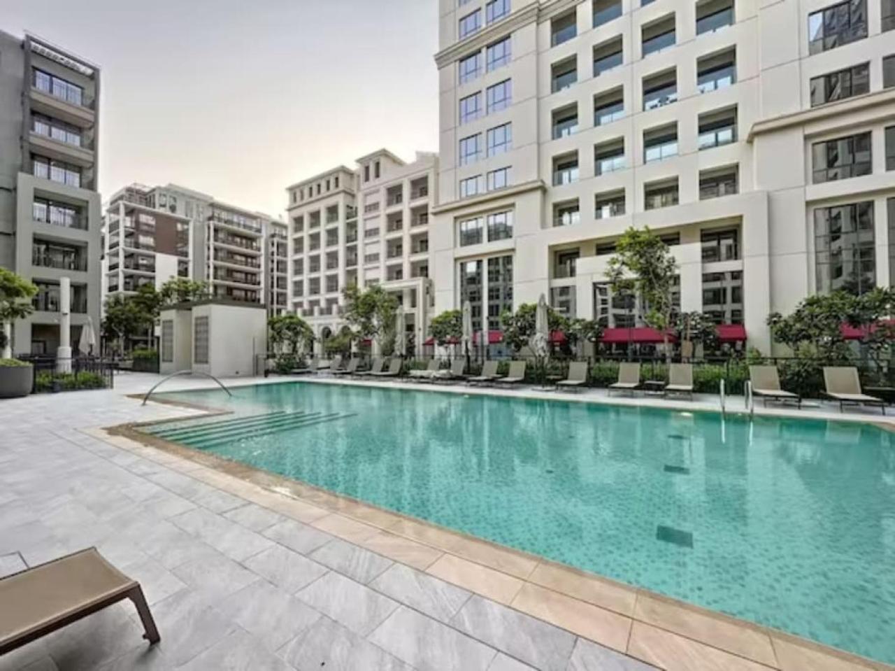 Summer At Creek - Elegant One Bedroom Dubai