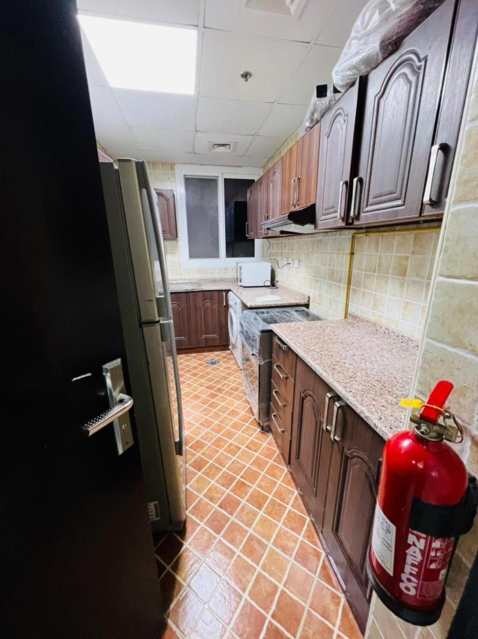 Wow Partition In Barsha 1 Near Moe Metro * Dubai