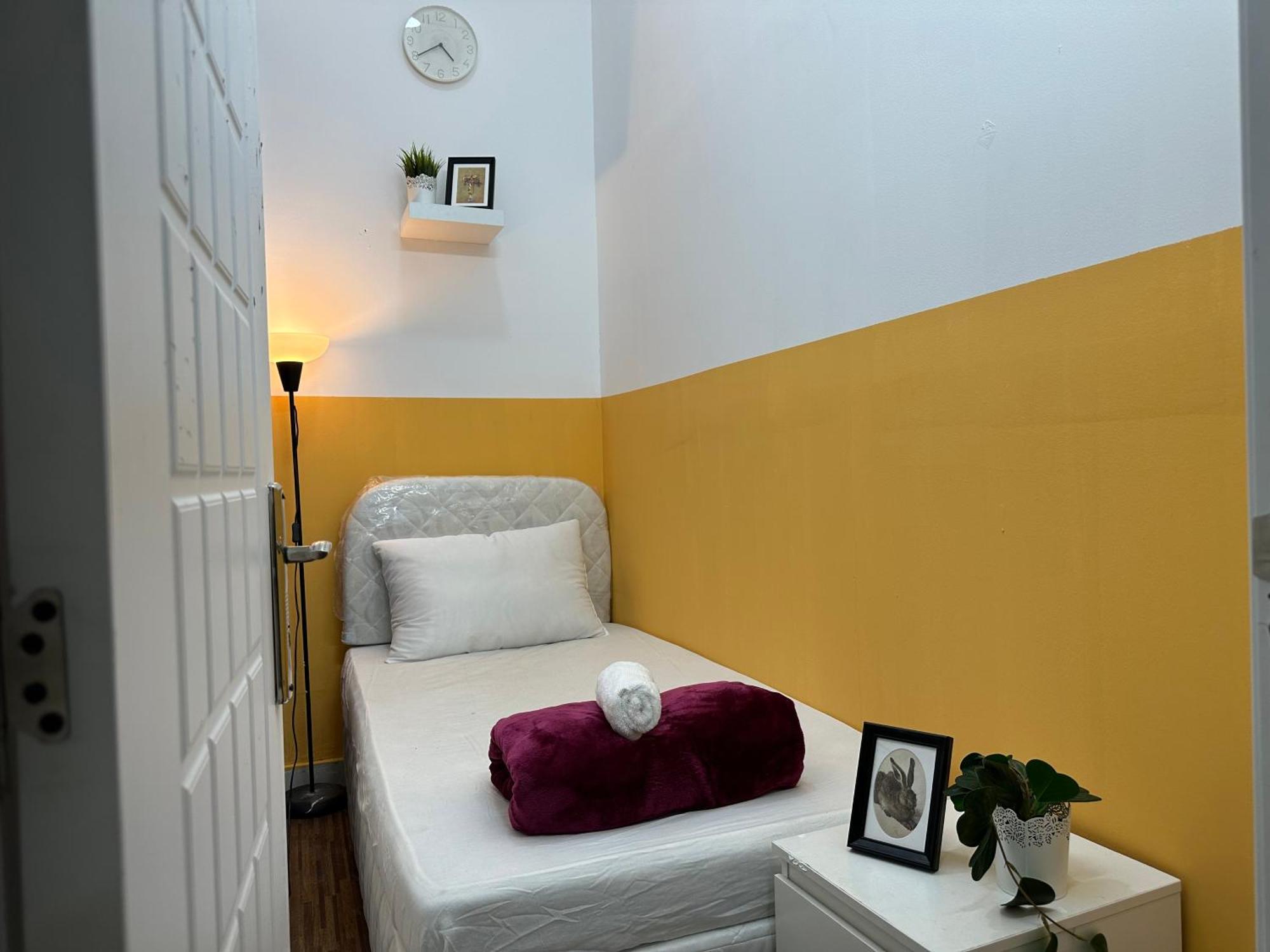 Homestay Wonderful Partition In Al Barsha 1 Near Metro Dubai
