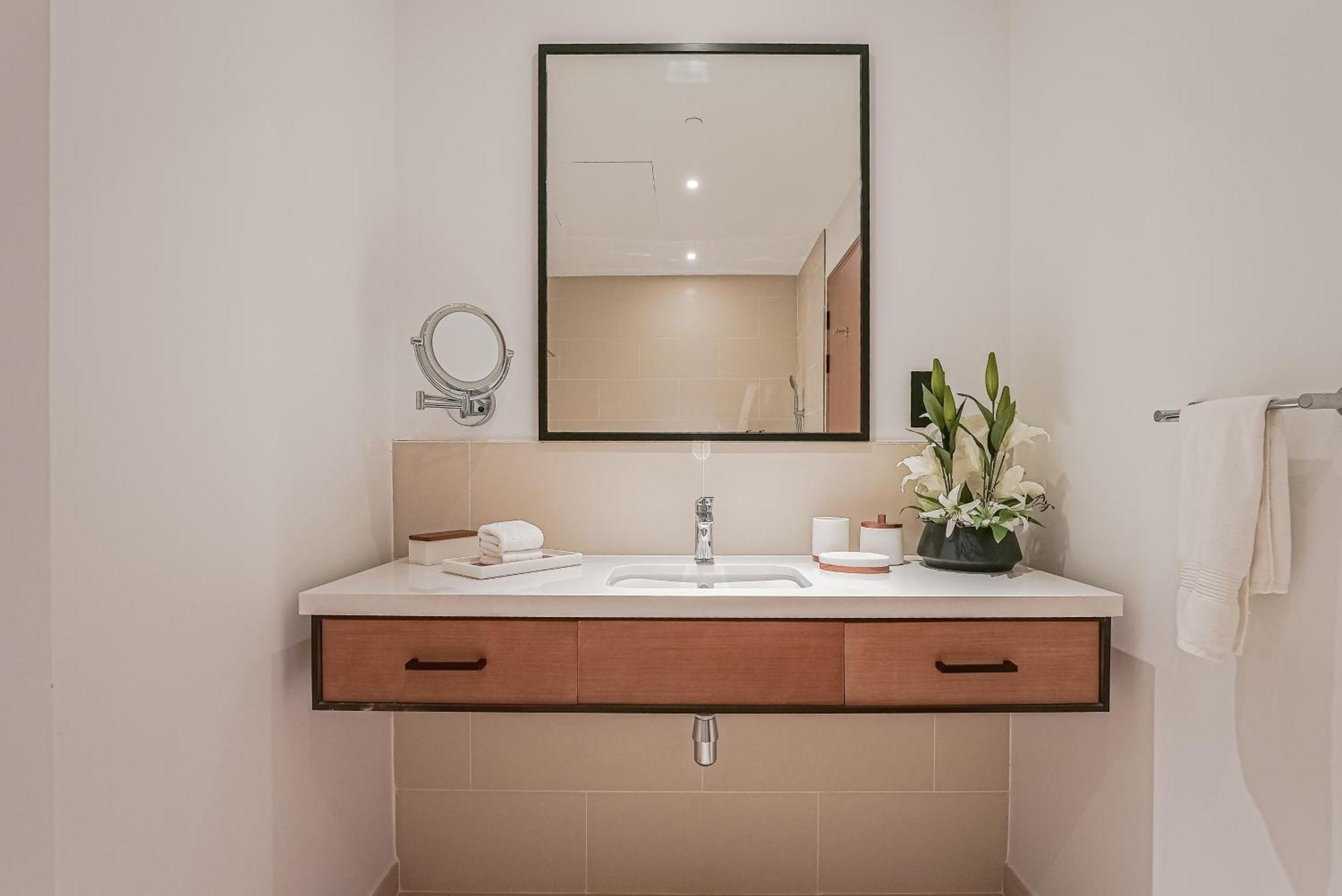 Modern 2br High Floor Haven In Vida Marina Apartment *