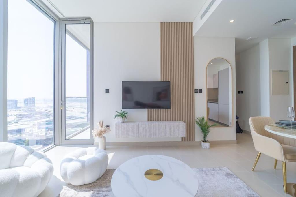 Sunset View:1br In Dubai's Heart Apartment