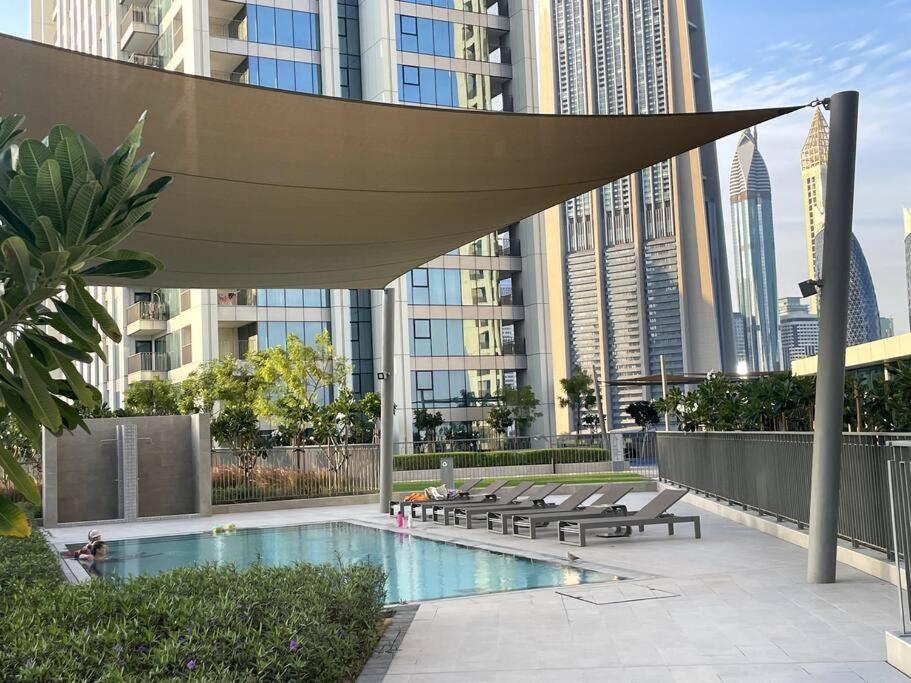 Apartment Downtown, Burj Khalifa Views, Mall Connected *