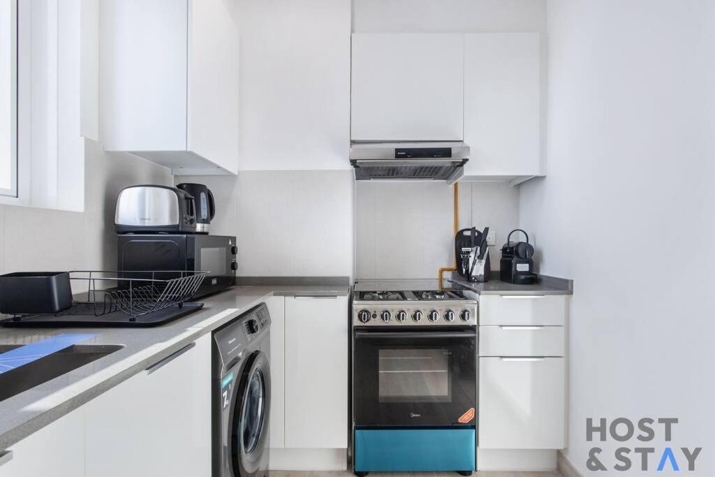 Holiday home Elegant 1br At Bloom - Host & Dubai