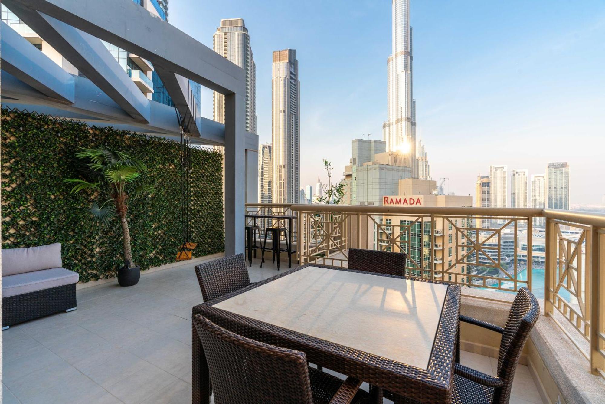 Apartment Luxury 2Br Downtown Apt With Burj Khalifa Views Dubai
