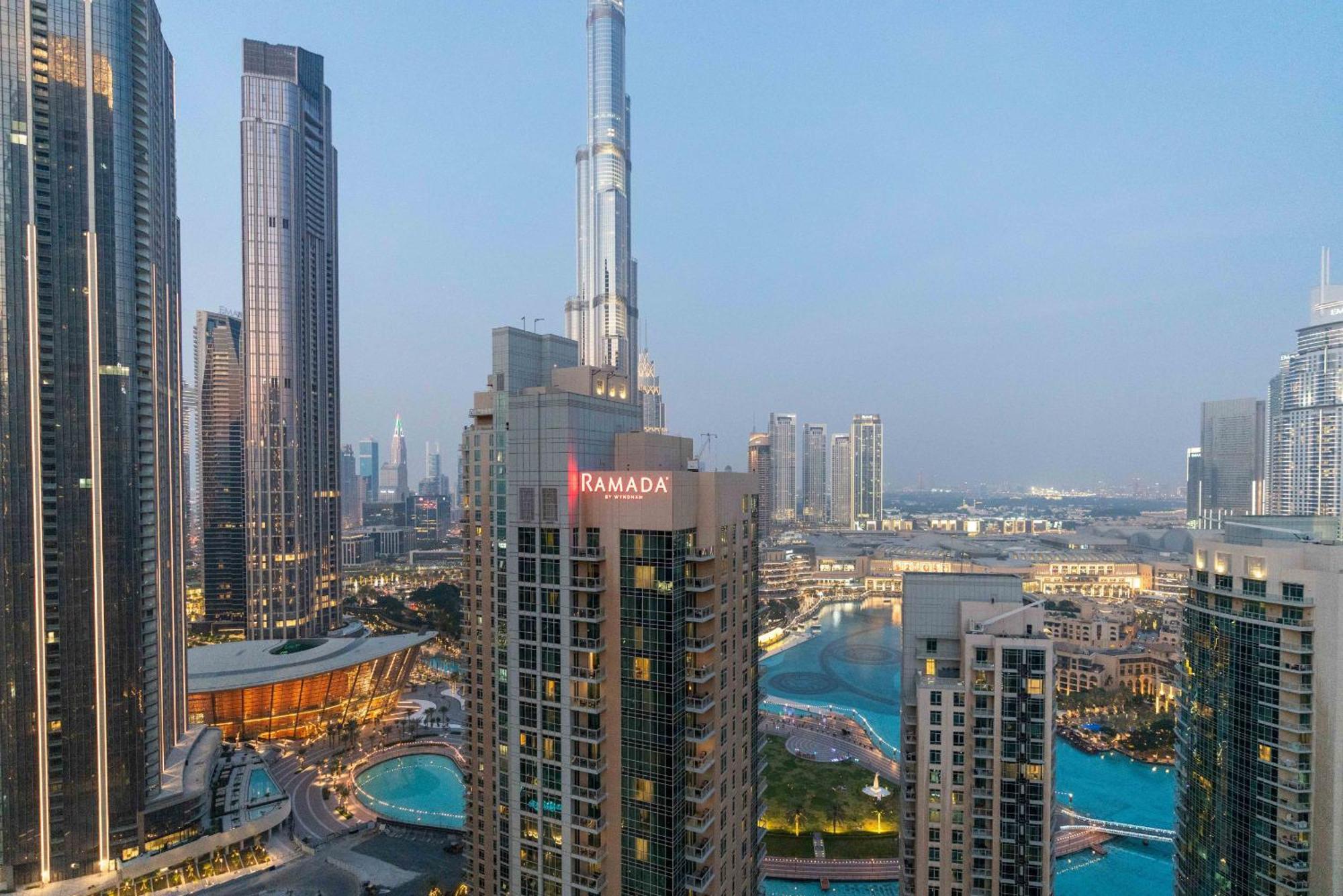 Luxury 2Br Downtown Apt With Burj Khalifa Views * Dubai