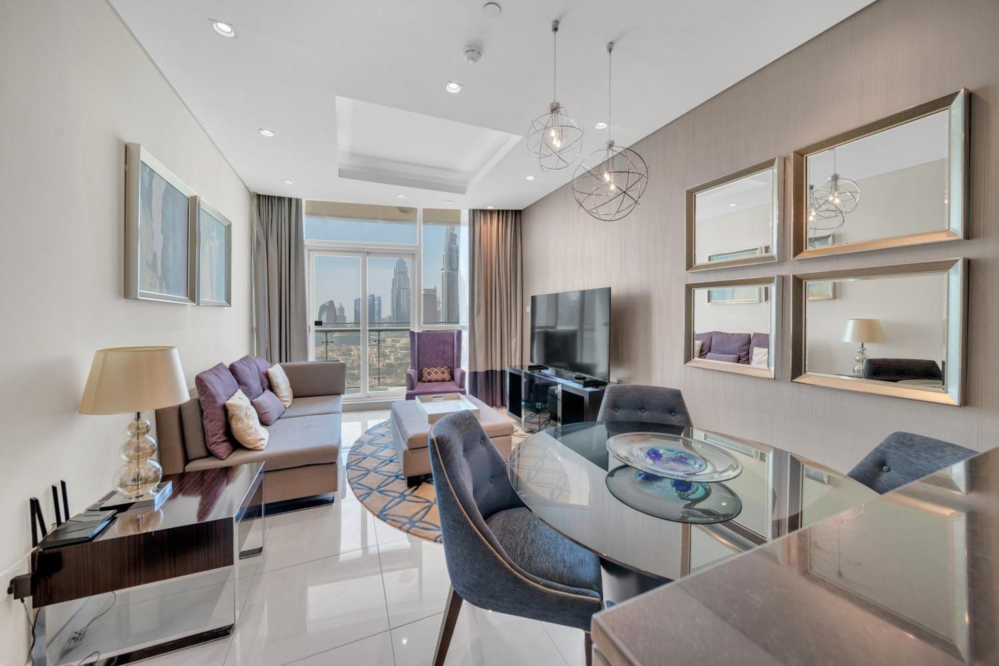 Apartment Downtown Views