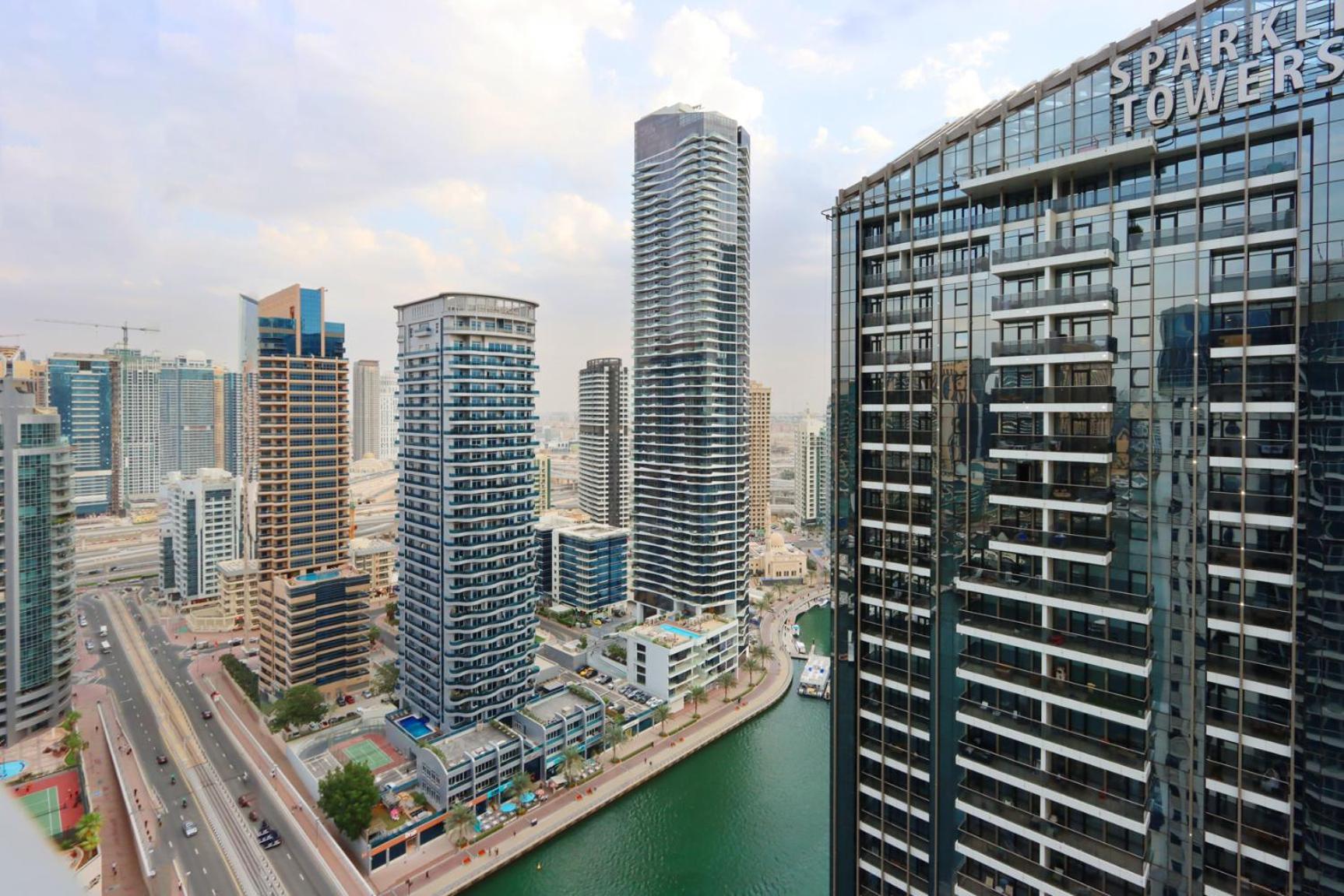 Marina Wharf High Floor With Open View *