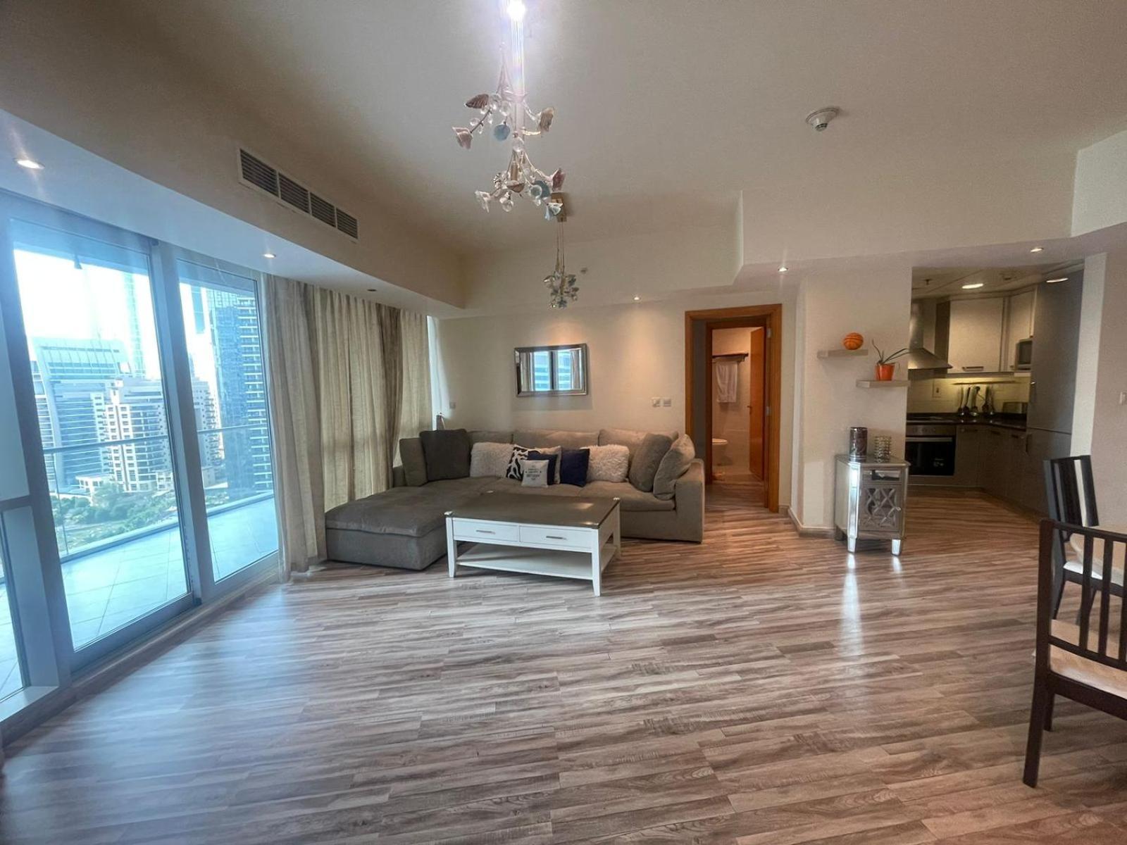 Apartment 2 Bedroom & 3 Bath In Marina - Walking Distance To Jbr!