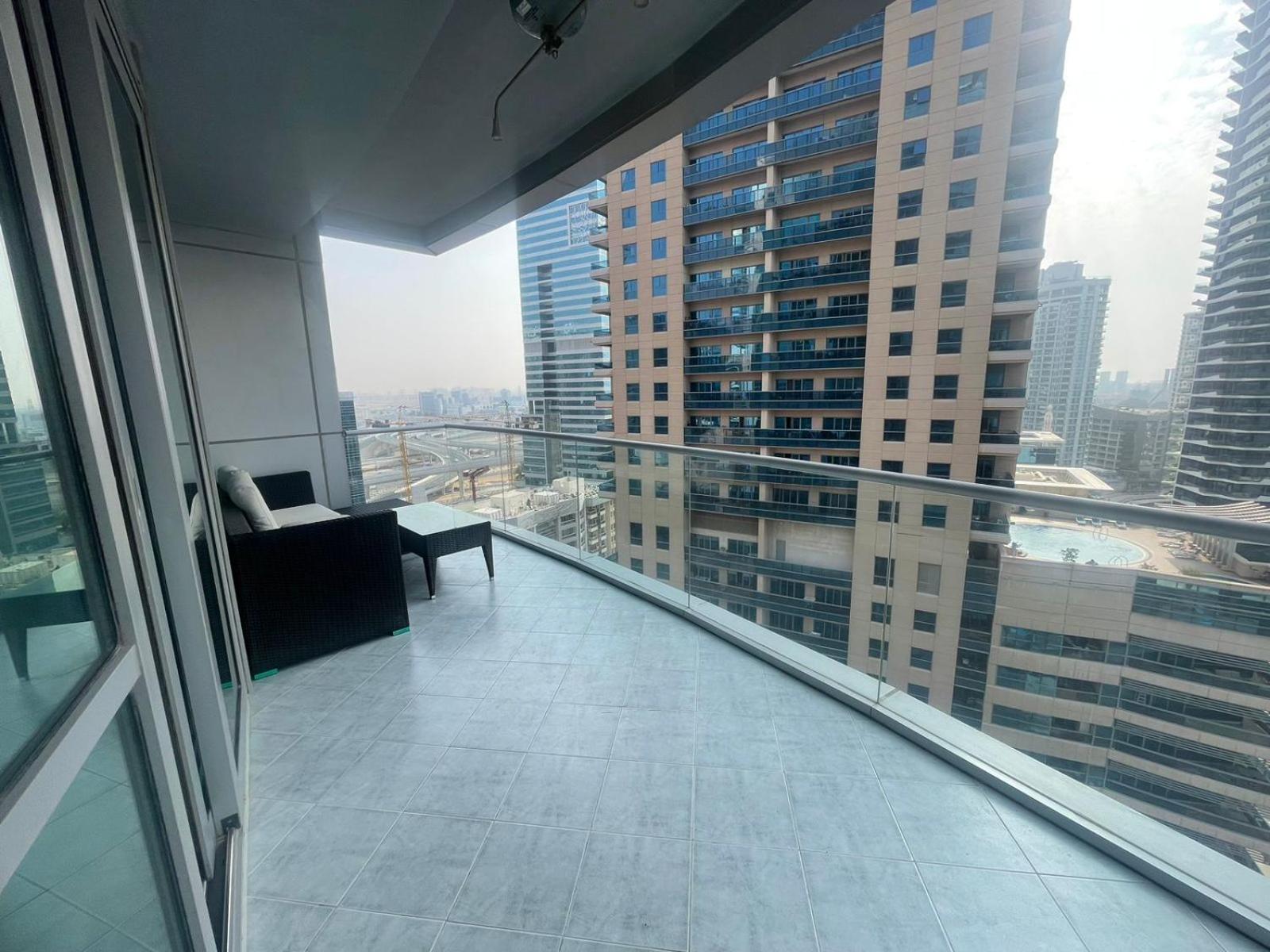 2 Bedroom & 3 Bath In Marina - Walking Distance To Jbr!