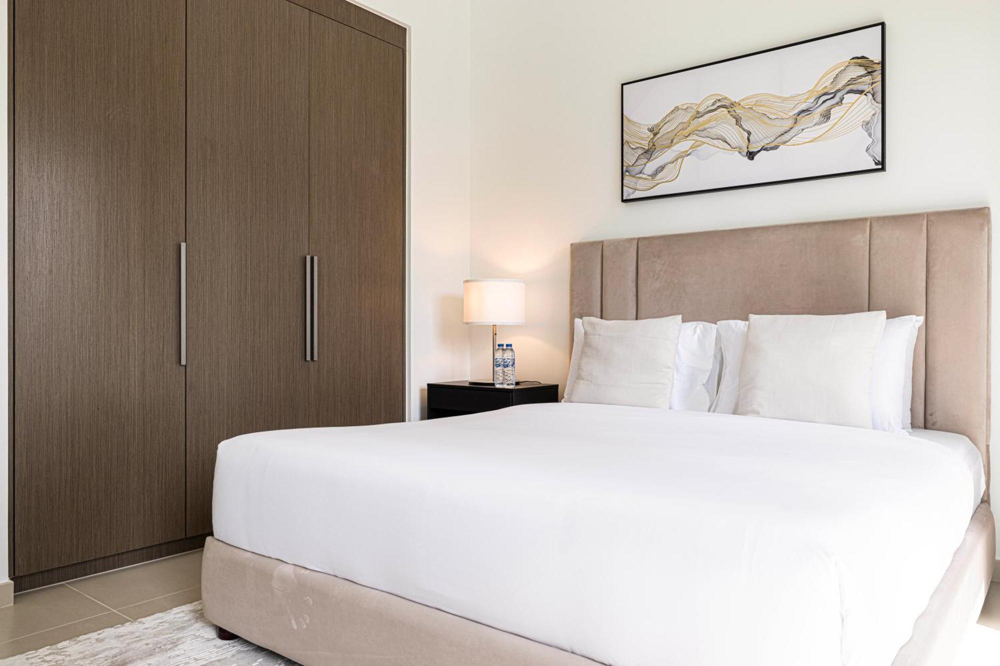 Homesgetaway -lavish 1br In Act One Downtown Apartment *