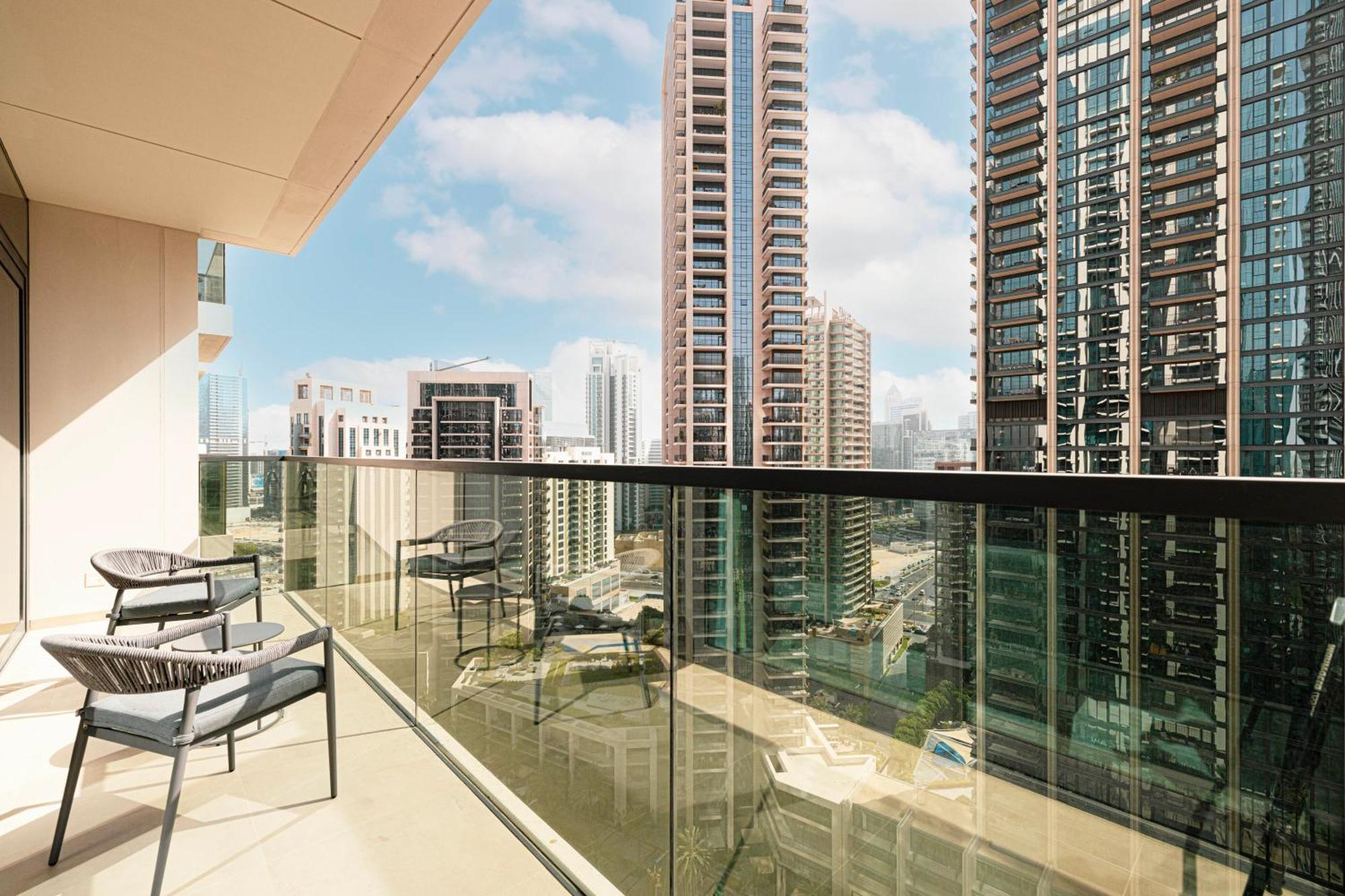 Homesgetaway -lavish 1br In Act One Downtown Apartment Dubai