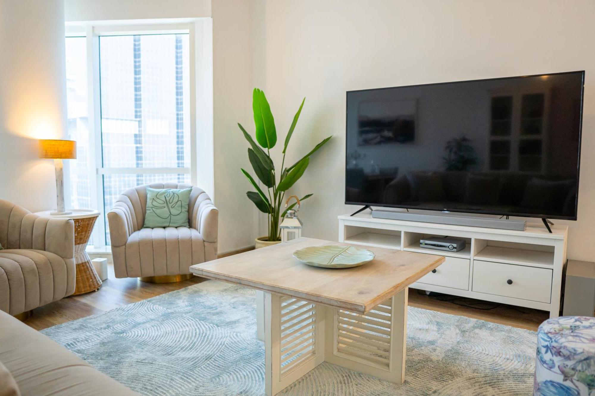 Veluxa - Stylish 2 Bed With View *